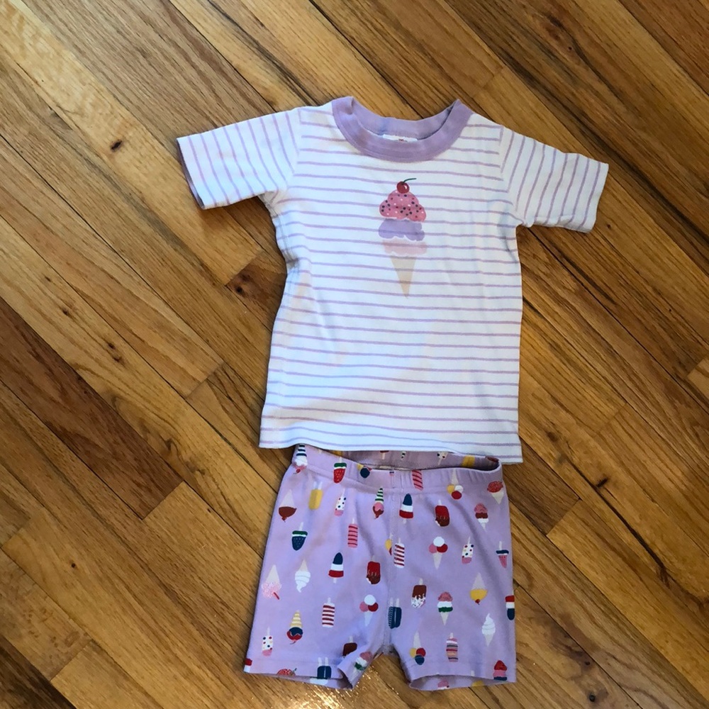 Hanna Andersson short sleeves/shorts pjs